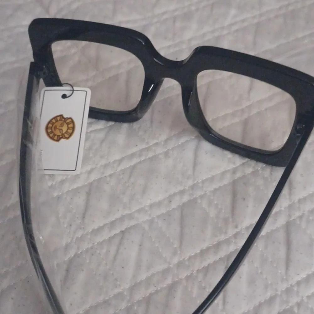 Glasses With Bling!! - Picture 3 of 5